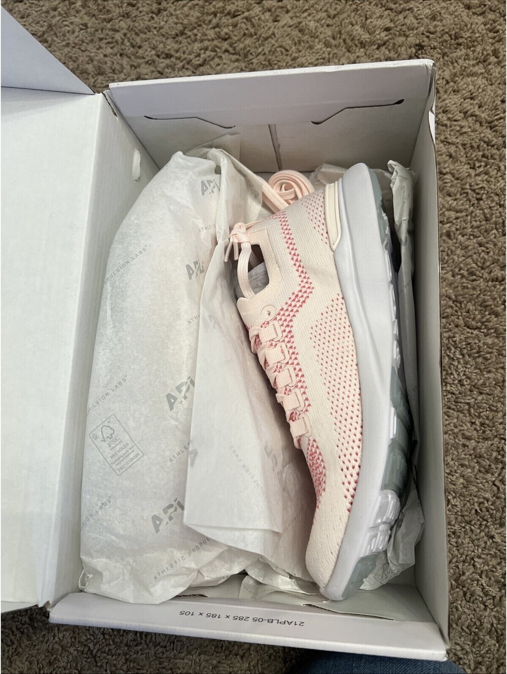 APL $220 Women’s TechLoom Breeze Sneakers Cream / Coral White Size 6 Running